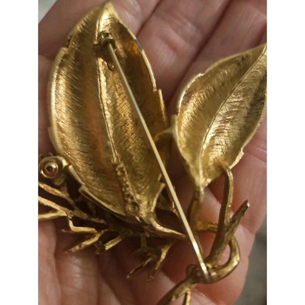 Vintage Brushed Gold Tone Sarah Coventry Detailed Leaf Brooch Pin Sea Whispers - Picture 2 of 2